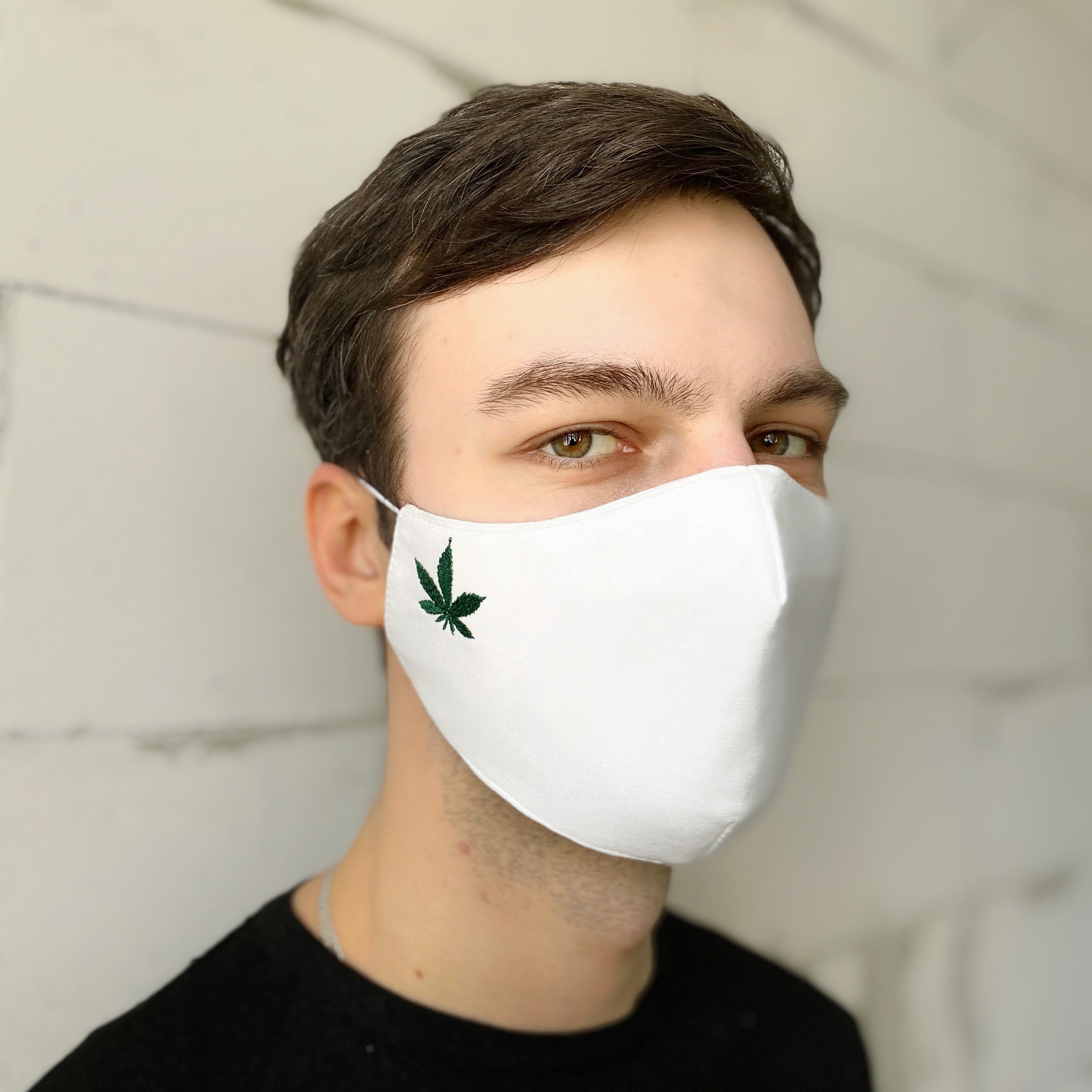 Защитная маска для лица "Leaf" белая