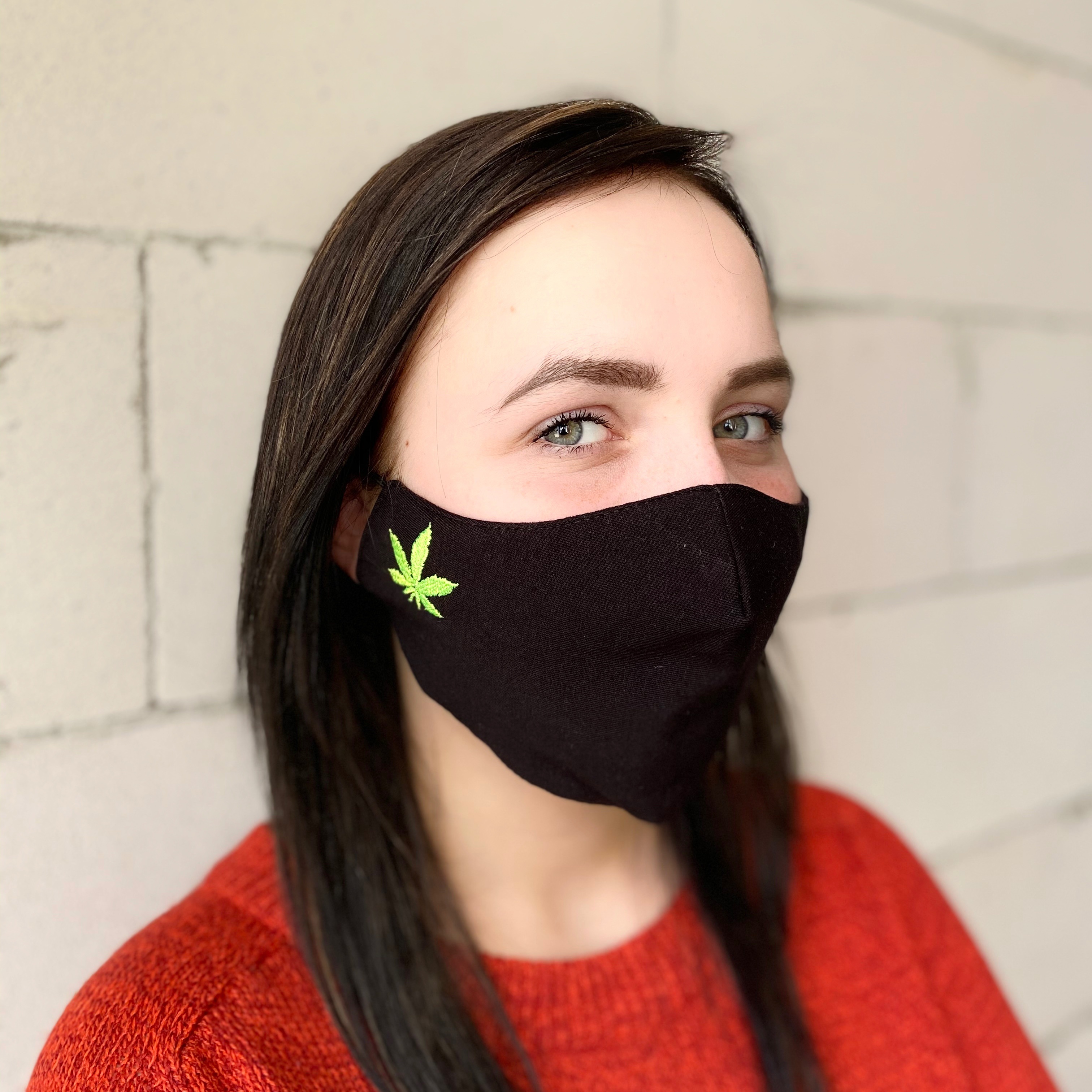 Защитная маска для лица "Leaf" черная