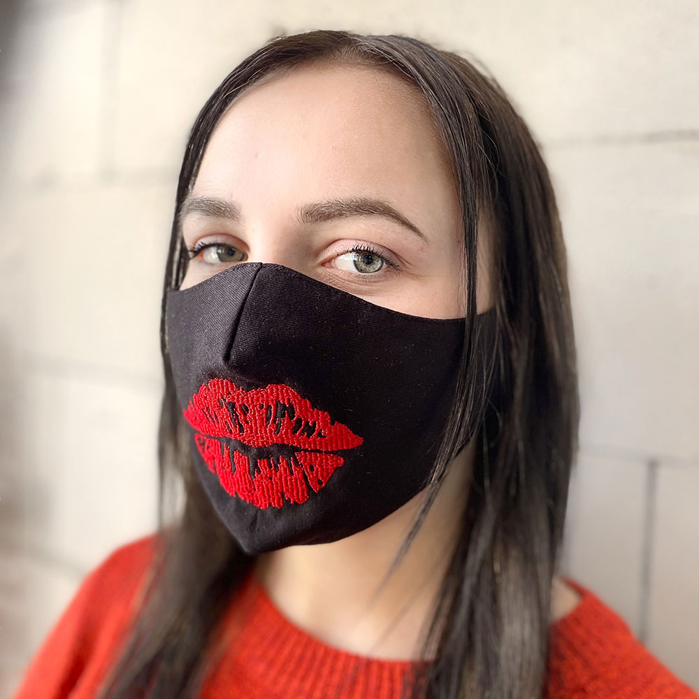Защитная маска для лица "Kiss" черная